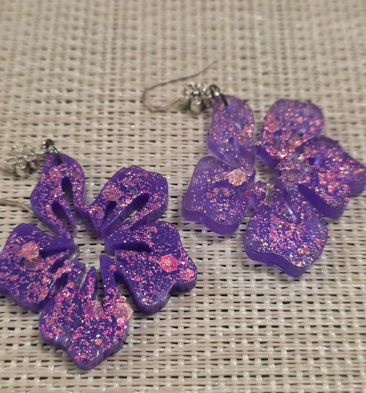 Hibiscus Flower Drop Earrings – Handmade Resin – AlyTrend Studio