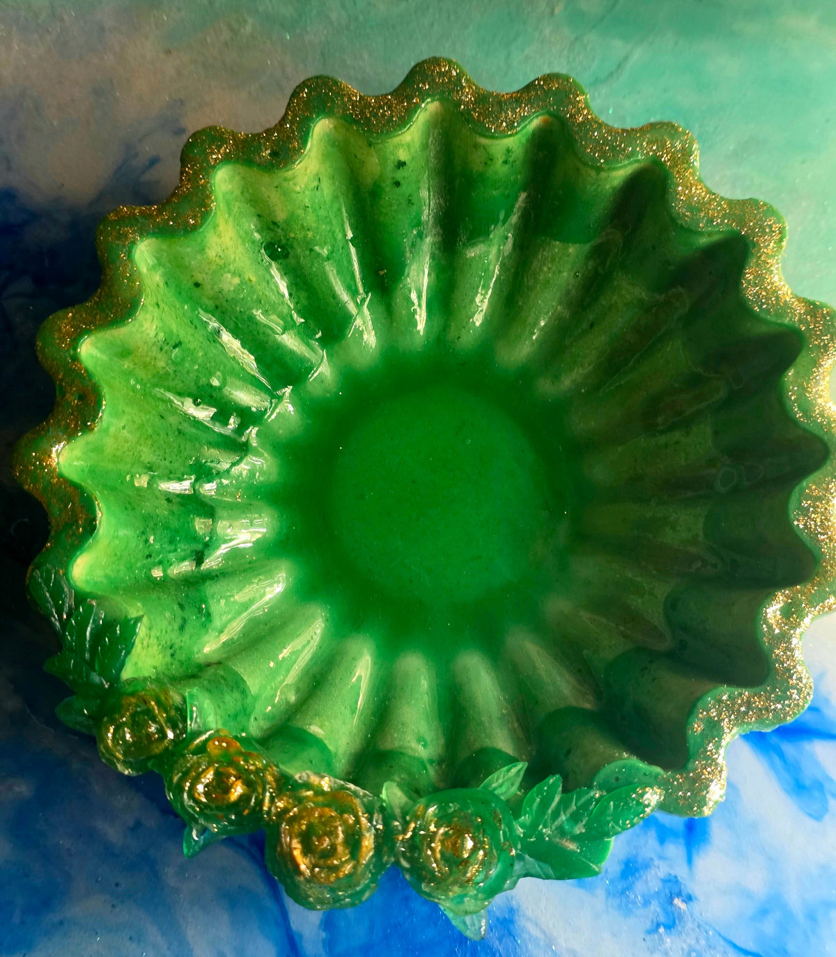 Emerald green resin rose bowl - top view close