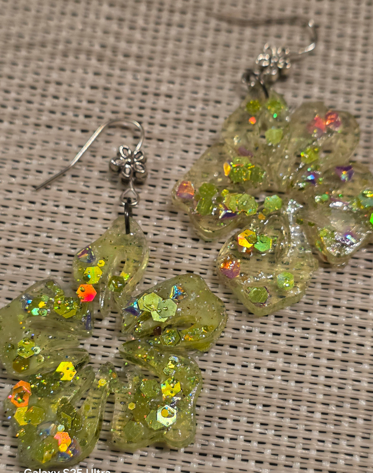 Hibiscus Flower Drop Earrings – Handmade Resin – AlyTrend Studio