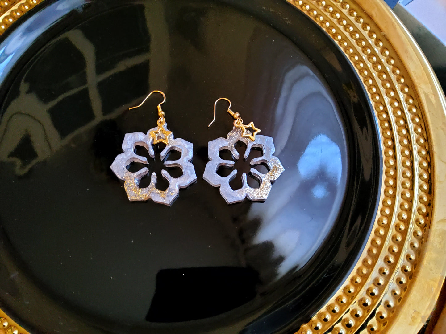Handmade Resin Flower Earrings – Silver & Gold Glitter