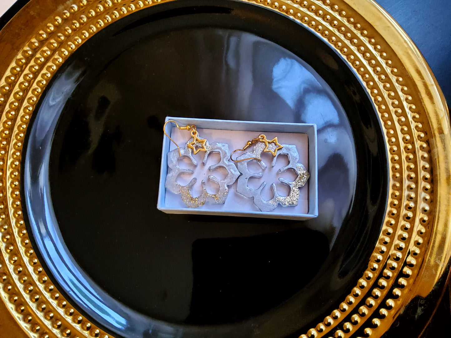 Handmade Resin Flower Earrings – Silver & Gold Glitter