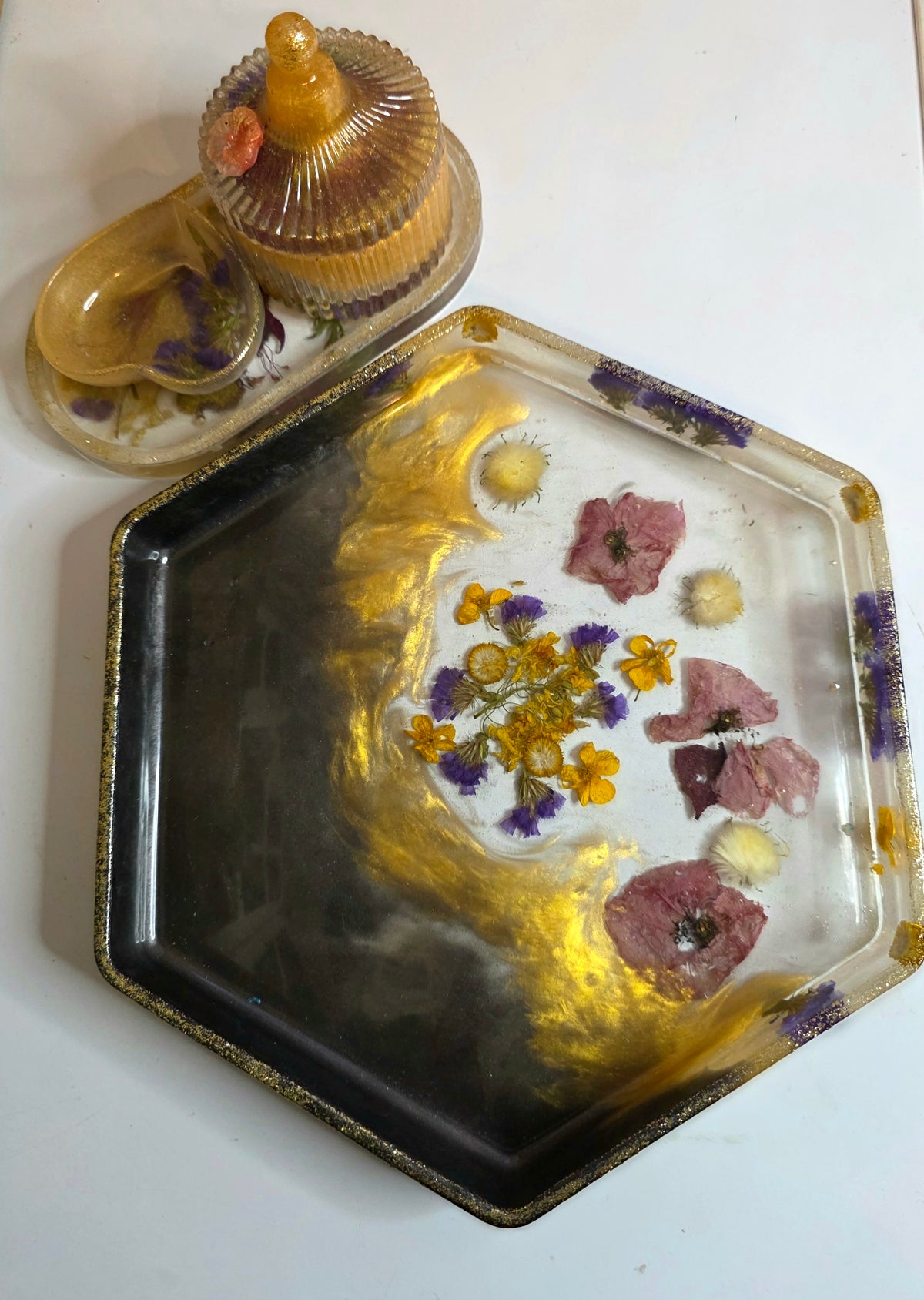 Hexagonal Dried Flower Resin Tray & Jewellery Box Set – Gold, Purple & Amber