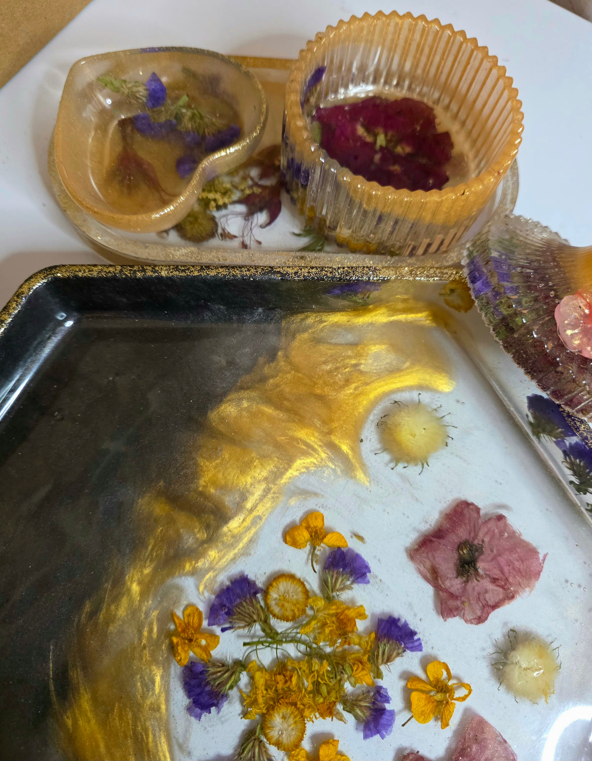 Hexagonal Dried Flower Resin Tray & Jewellery Box Set – Gold, Purple & Amber