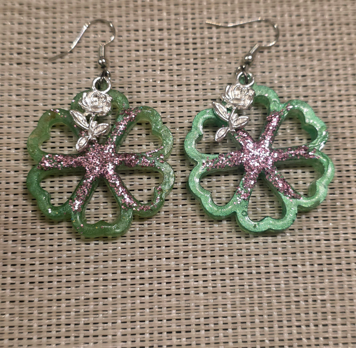 Flower Drop Earrings with Heart Cut-Outs – Handmade Resin – AlyTrend Studio
